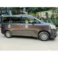 Toyota X Noah 2012