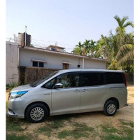 Toyota Noah 2014