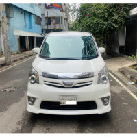 Toyota Noah Si 2011