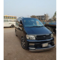 Toyota Noah 1999