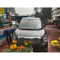 Toyota Noah X 2012