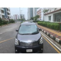 Toyota X Noah X Smart  2011